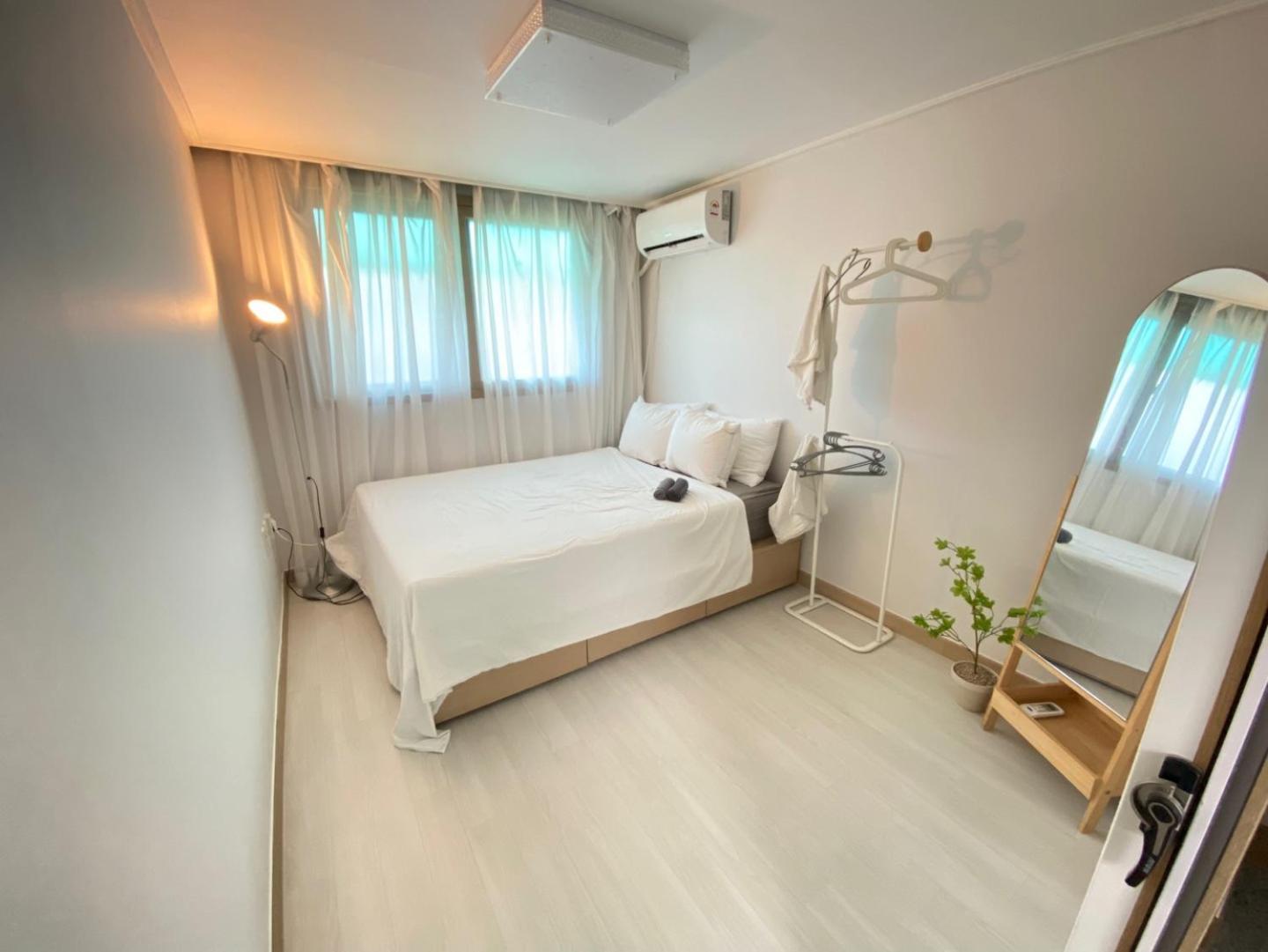 P1 Hongdea 3 Bedrooms Unit * Seoul