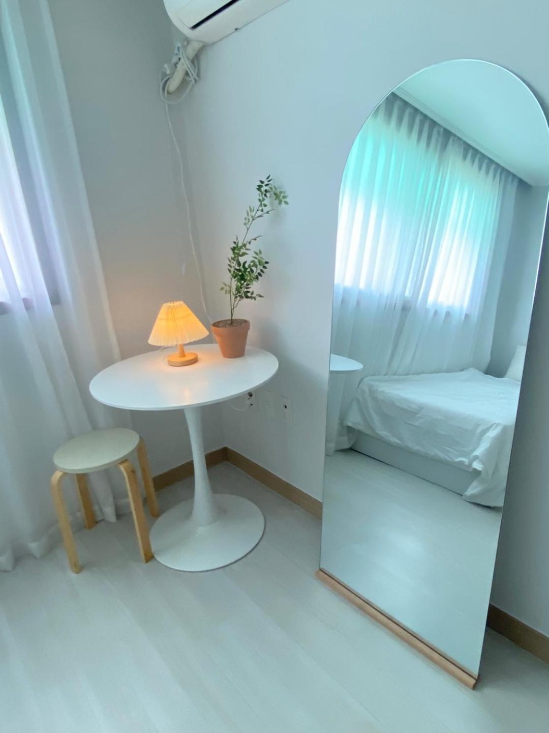 P1 Hongdea 3 Bedrooms Unit Seoul